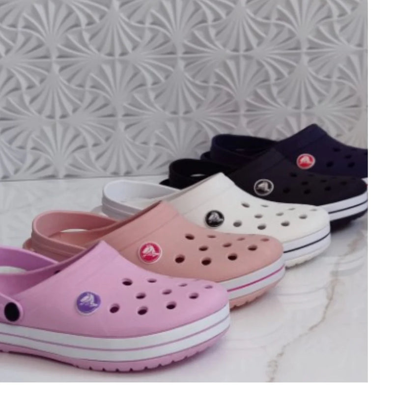 Sandália Crocs – Conforto Icônico para o Seu Dia!