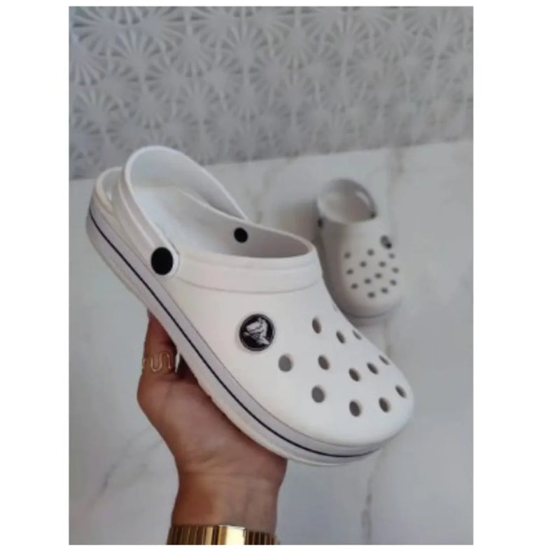 Sandália Crocs – Conforto Icônico para o Seu Dia!